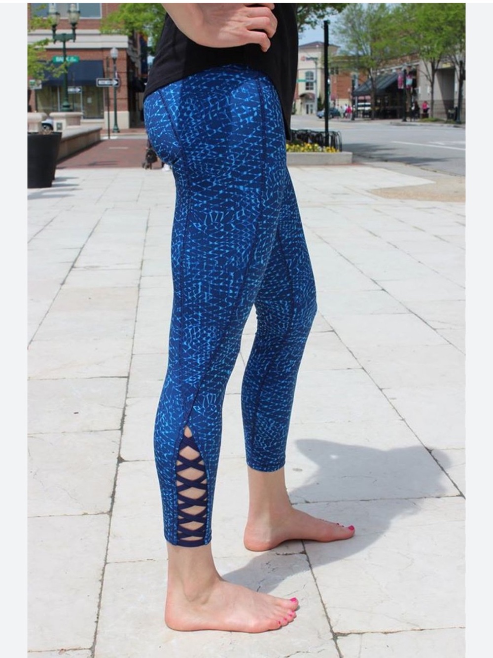 Lululemon pure practice pants leggings in samba snake kayak blue hero print